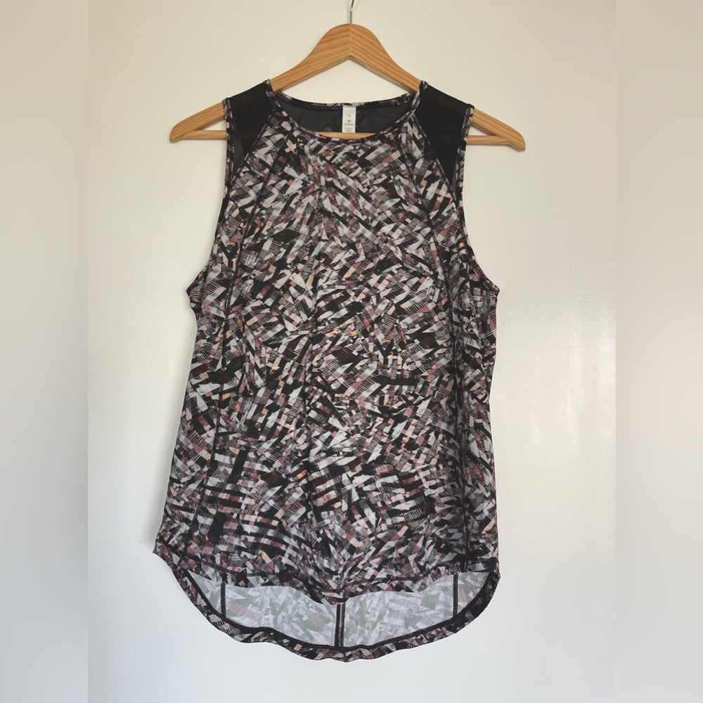 Lululemon geometric tank top with mesh size 6